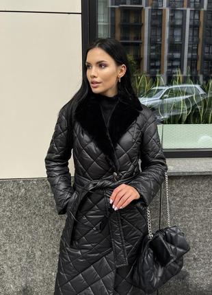 Жіноче пальто зимове стьобане під пояс з хутром стокгольм чорне4 фото