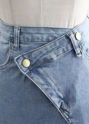 Трендовая джинсовая юбка с разрезом3 фото