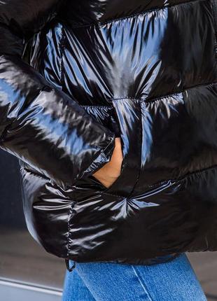 Зимняя стеганая куртка из лаковой плащевой ткани8 фото