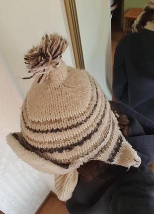 Якісний теплий в'язаний беж комплект шапка ушанка на меху і шарф.4 фото