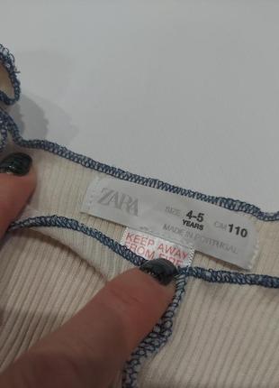 Стильный бежевый лонгслив, кофта в рубчик от zara с наружными оверлочными швами 4-5 лет5 фото