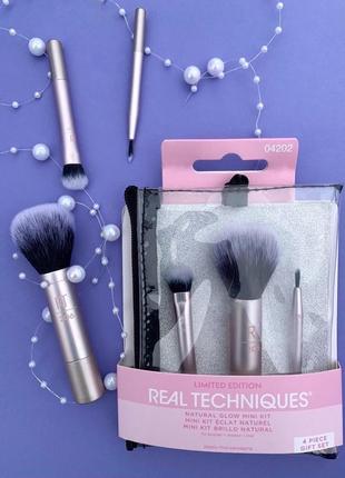 Real techniques limited edition natural mini glow holiday kit