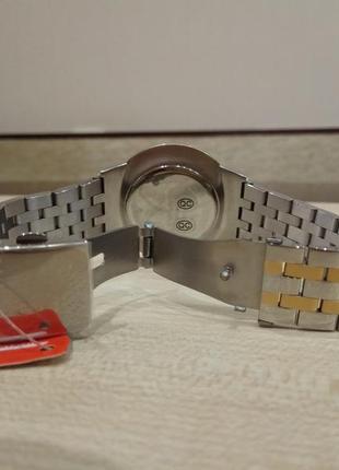 Стильные мужские часы известного итальянского бренда. оригинал. нержавеющая сталь.2 фото
