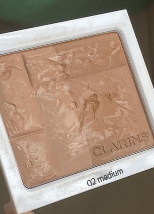 Оригинальн! компактная минеральная пудра для лица clarins ever matte radiant matifying powder, 02 medium 10 г