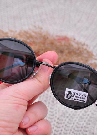 Фирменные круглые солнцезащитные очки havvs polarized с боковой шорой4 фото