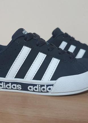 Adidas 29 р. кроссовки 17,5 см