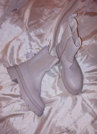 Новые женские ботинки, ботинки молочного цвета на платформе5 фото