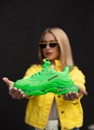 Жіночі кросівки balenciaga triple s neon green