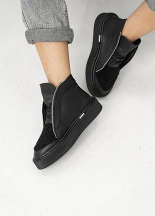 Чорні зимові кросівки із натуральної шкіри