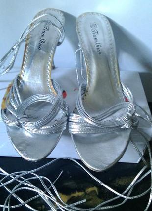 Tianshun босоножки нарядные туфли металлик серебро 26 см.3 фото