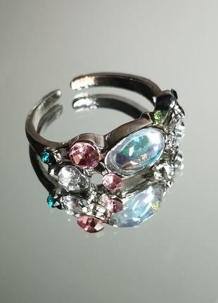 Каблучка з каменем та стразами