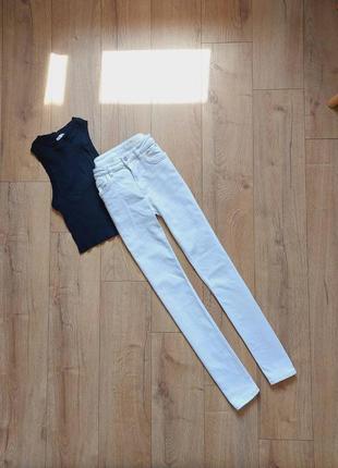 Білі джинси на високій посадці талії скіни скіні slim белые джинсы на высокой посадке талии8 фото