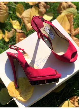 Замшевые босоножки цвета бургунди от jimmy choo