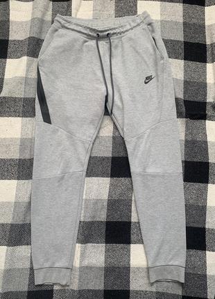 Спортивные штаны nike tech fleece