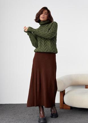 Женский свитер из крупной вязки в косичку артикул: 46452 фото