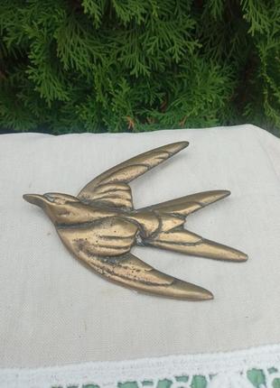 Продам бронзовую ласточку подвеску