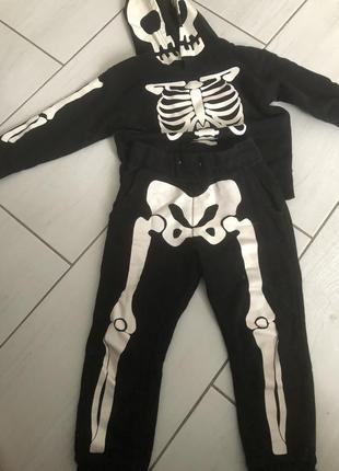 Спортивный костюм для мальчика 4 г скелетик