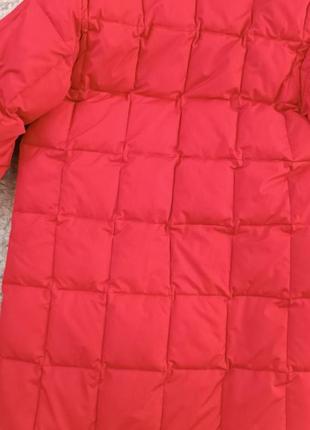 Теплая красная длинная куртка-пальто-пуховик4 фото