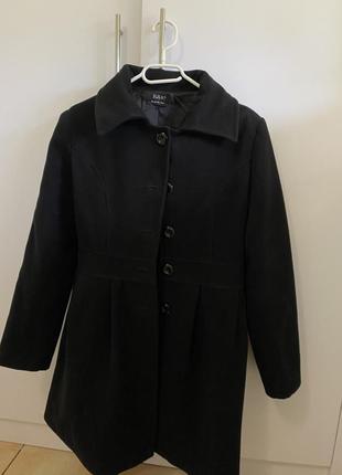 Черное классическое пальто,подойдет под размер с, м, хорошее состояние, производство итальялия5 фото