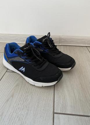 Кросівки 41 розмір