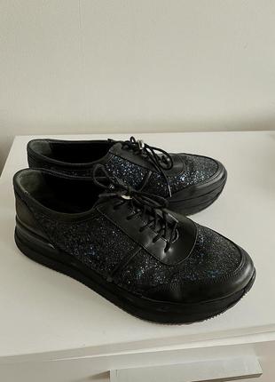 Шкіряні чобітки з блискітками