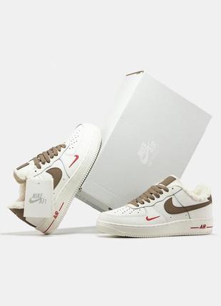 Зимние мужские кроссовки nike air force 1 low winter beige brown fur бежевого с коричневым цветов с мехом