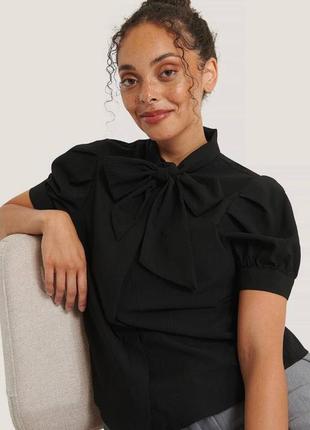 Дуже красива блузка na-kd short sleeve bow blouse