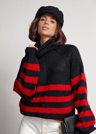 Вязаный женский свитер в полоску3 фото
