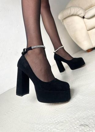 Женские туфли на каблуке со стразами3 фото