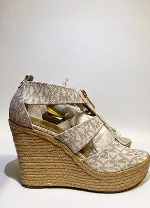 Стильные босоножки michael kors
