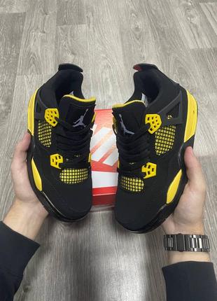 Кросівки jordan 4 thunder2 фото