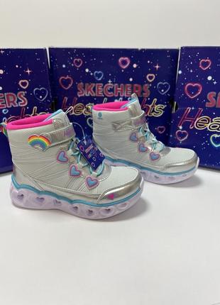 Зимние ботинки skechers. светятся.8 фото