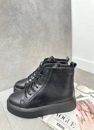 Женские зимние черные ботинки на низком ходу натуральная кожа5 фото