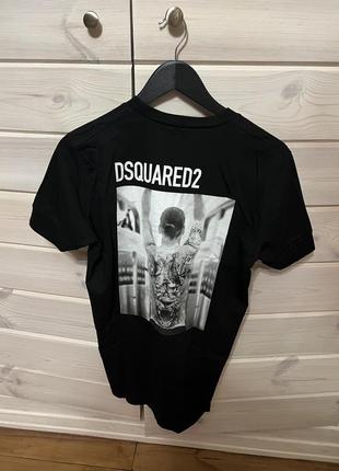 Футболка в стилі dsquared