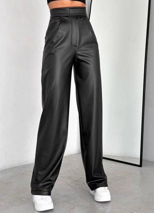 Штани шкіряні жіночі чорні однотонні на флісі на високій посадці вільного крою якісні стильні теплі2 фото