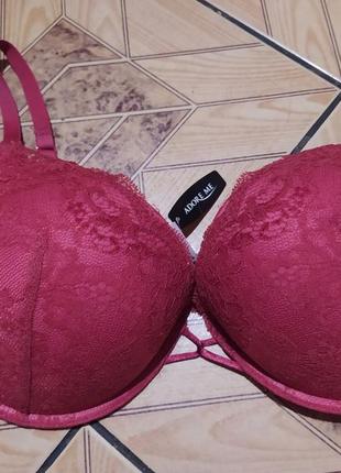 Бюстгальтер з сильним пушапом