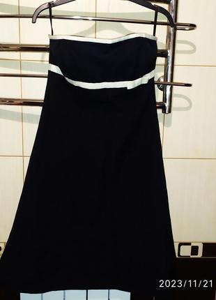 Платье с открытыми плечами 12 размер