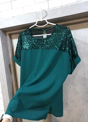 Гарна,фірменна,ізумрудна з паєтками блузка