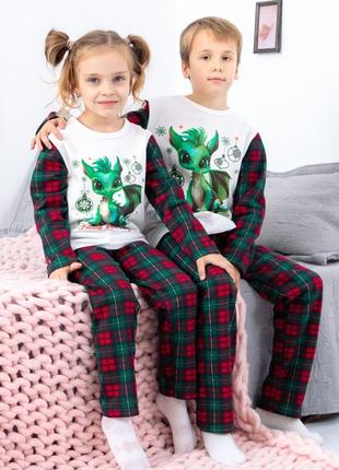 Новогодняя теплая детская подростковая пижама на байке, пижама с начесом фемили лук, family look комплект новогодний детский с драконом 2024 год