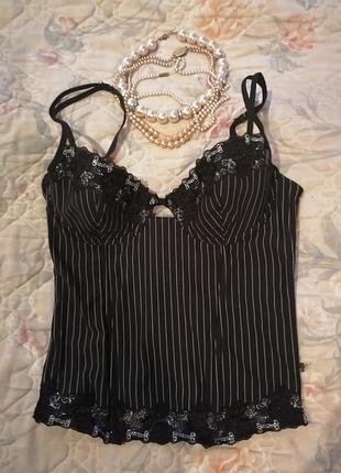 Дуже гарний шикарний чорний корсет в білу смужку з мереживом