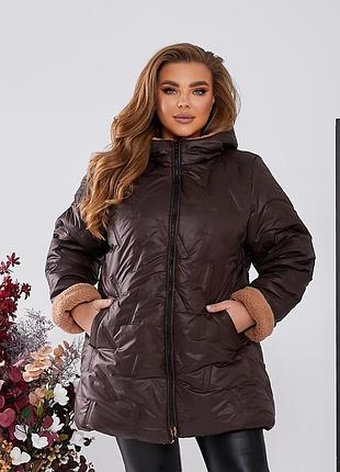 Женская куртка цвета