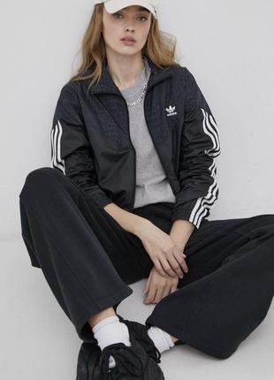 Ветровка adidas новая1 фото