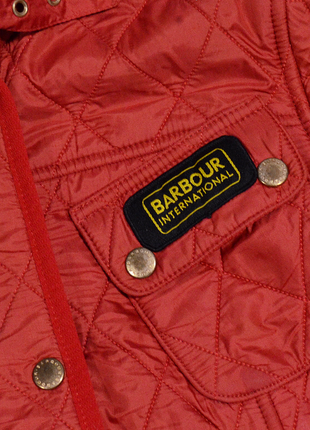 Barbour international стьогана куртка утеплена оригінальна червона оригінал4 фото
