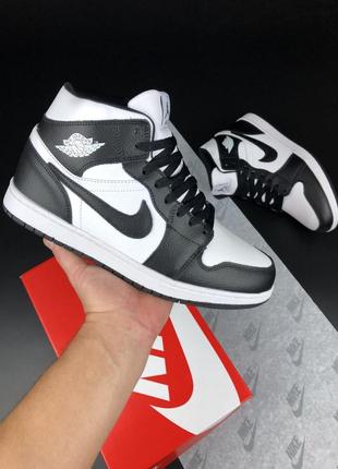 Зимові чоловічі кросівки nike air jordan 1 чорно-білі шкіряні на хутрі / зимові чоловічі кросівки на меху nike air jordan 1