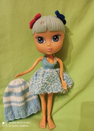 Красивая кукла куколка