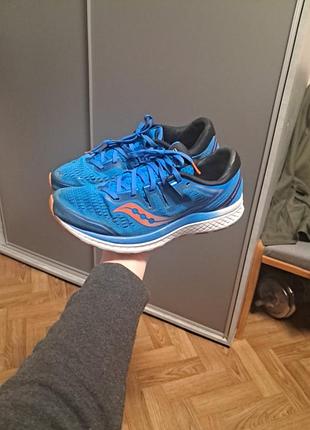 Кроссовки saucony