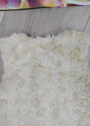 Меховый жилет для девочки h&m молочного цвета размер 128 (7-8 лет)5 фото