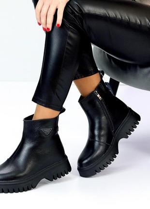 Класичні стильні чорні жіночі черевики на кожний день8 фото