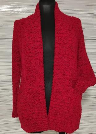 В'язаний червоний кардиган з карманами
