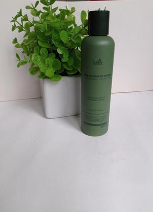 Освежающий шампунь с хной, кактусом и ментолом lador pure henna shampoo1 фото